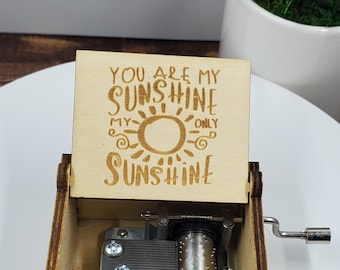 You Are My Sunshine music box, wooden manual hand crank melody, vintage gift
