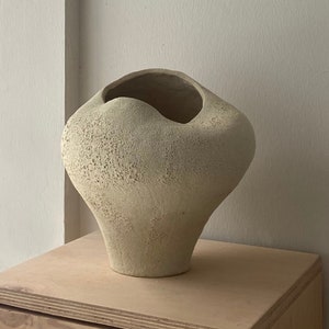 Handmade Ceramic Vase, Textured Ceramic Vase, Desing Vase, Nordic Decor, Abstract Vessel, Modern Vase, Unique Ceramic Vase