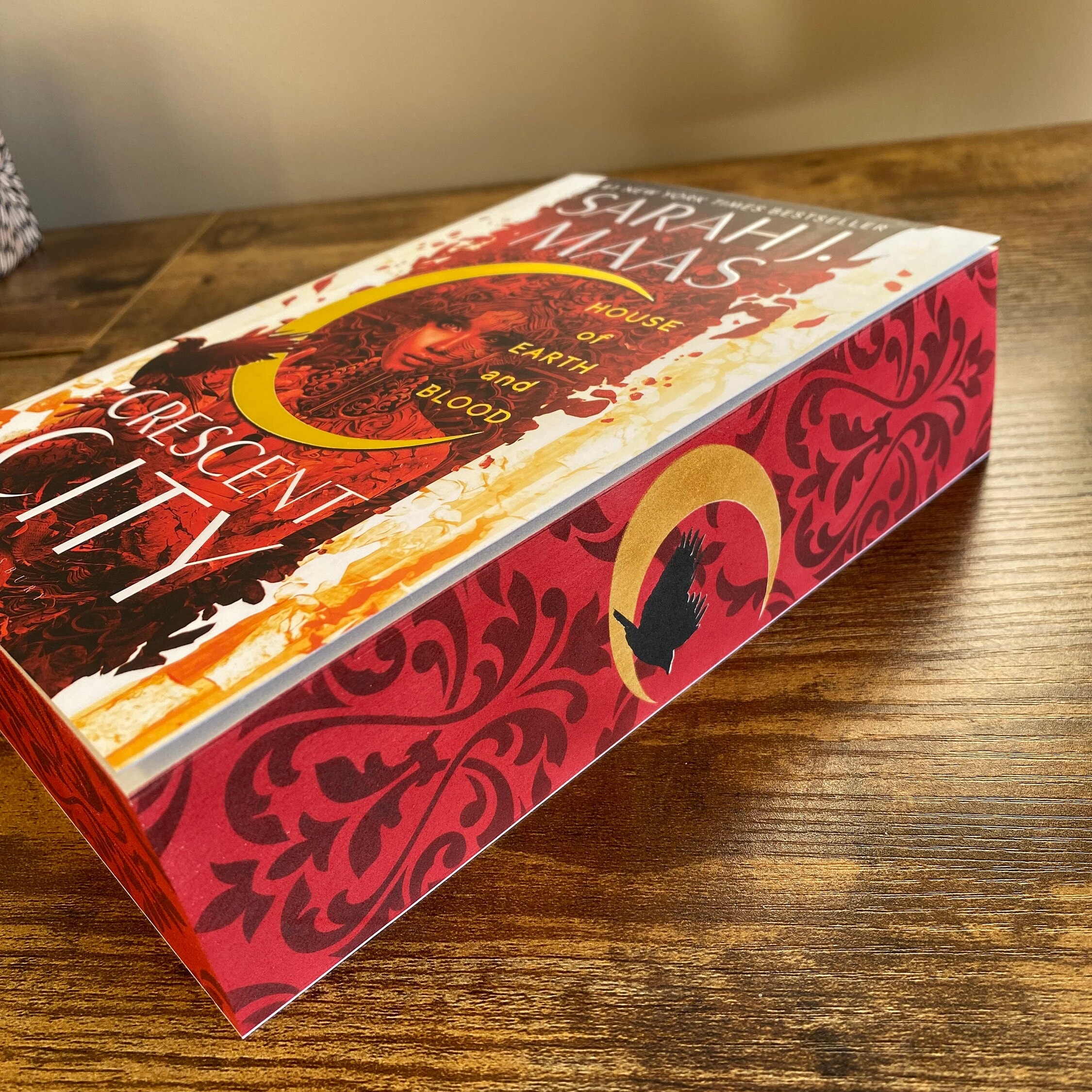 TILE-PATTERN SPRAYED EDGES 🔵 - Bloomsbury Publishing UK