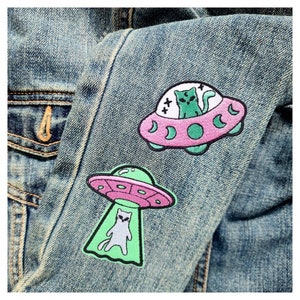 UFO Cat Patch Embroidered - Iron-On For Your Backpack, Purse, Hat, Jacket - Funny Cat Meme - Kitty Lover - Paranormal/Alien Abduction/Space