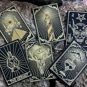 Parches bordados de cartas del Tarot doradas - Termoadhesivos para mochila, bolso, sombrero, chaqueta - Wicca, bruja, diosa, gótico, naturaleza, magia, amor, ocultismo