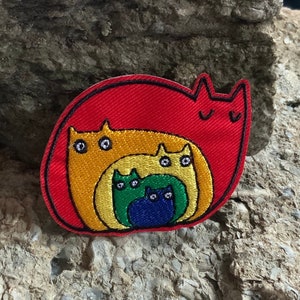 Inspirerende patch Rainbow Cats geborduurd - opstrijkbaar voor rugzak, tas, hoed, jas - Kattenliefhebber LGBTQ Gay Pride-kittens