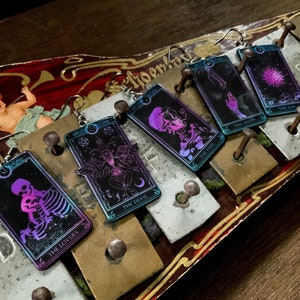 Pendientes con la carta natal del Tarot oscuro - Joyas góticas sobrenaturalistas Lecturas psíquicas Carta natal Zodíaco Cumpleaños de brujas Amantes Tonto