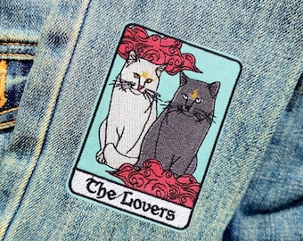 Broderad lapp med tarotkort för kattälskare – stryk-på-applikation med ockult häxa