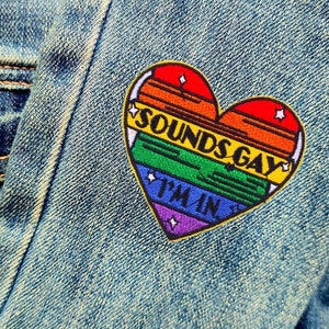 Naszywka z motywem serca &quot;Sounds Gay Heart&quot; z haftem - do naprasowania na plecak, torebkę, czapkę, kurtkę - LGBTQ Gay Pride/Miłość/Flaga tęczowa