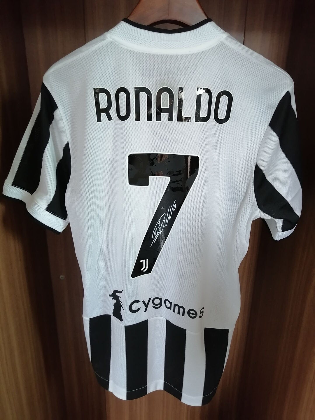 buy ronaldo juventus jersey