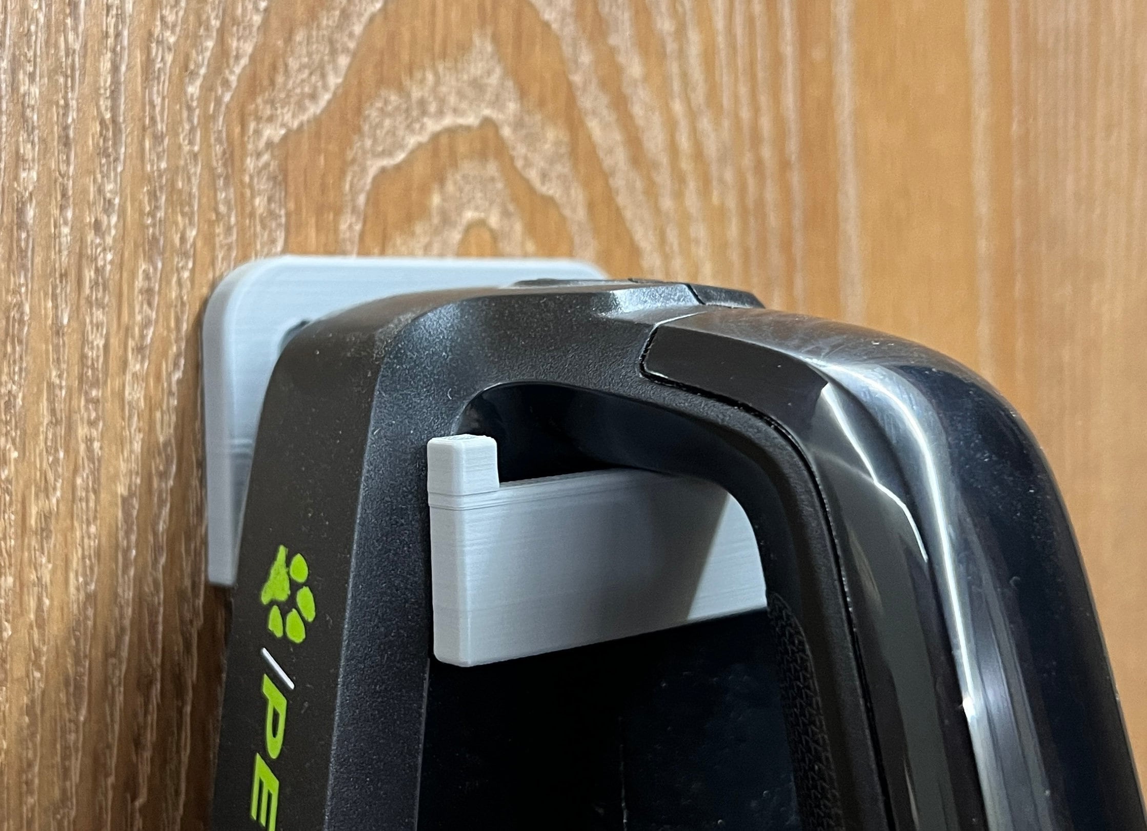 Bissell Pethaireraser Cordless Vacuum Wall Mount Etsy