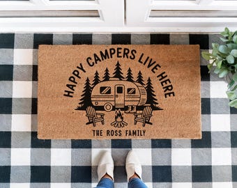 Happy Campers Live Here Doormat – Personalized RV Camper Coir Mat – Custom Camping Decor Gift for Outdoor Lovers