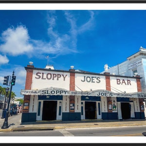 Men's Tee Watercolor Building | Sloppy Joe's Bar | Key West, FL