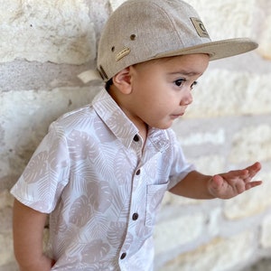 Hawaiiskjorta för småbarn | Neutral strandbröllops- och 1-årsdagsskjorta | Sommaroutfit för familjefoto | Tropisk pojkeskjorta med knappar