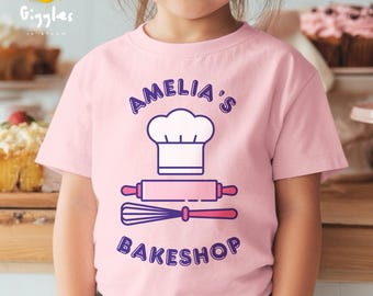 Bakeshop-T-shirt met aangepaste naam: Little Baker-verjaardagsfeestje