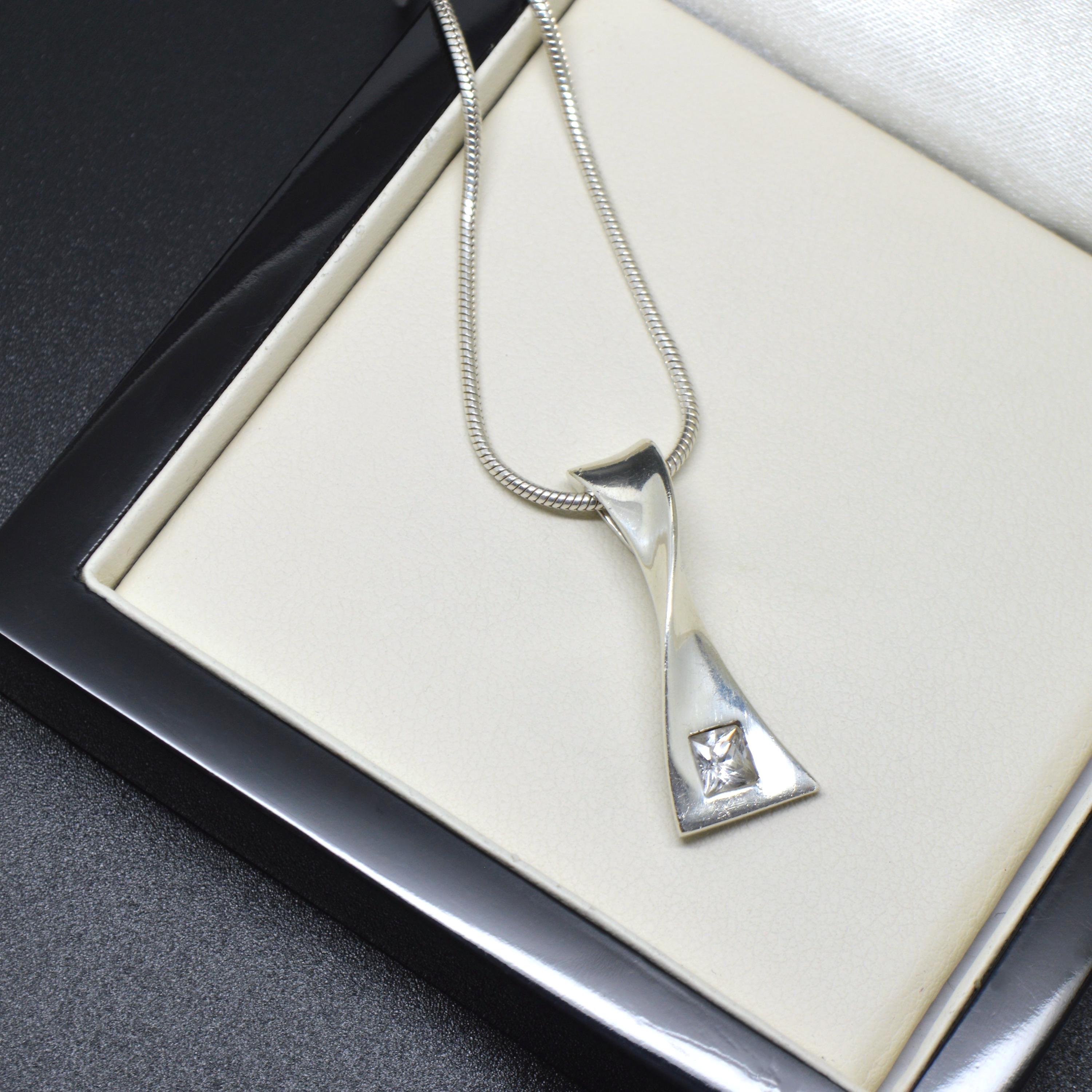 Modernist bar necklace - Etsy 日本