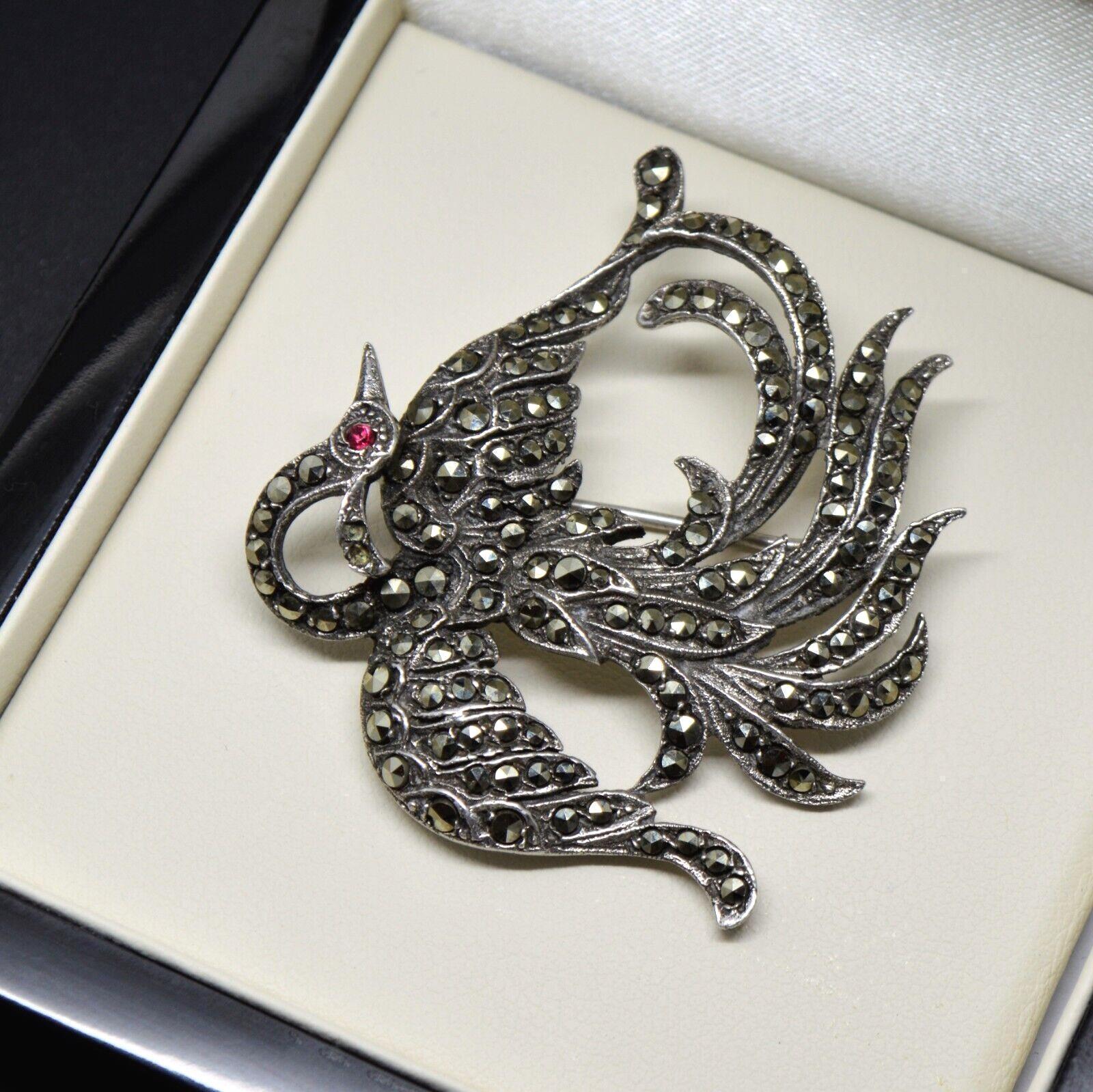 Broche Oiseau, or, argent,diamants et saphirs