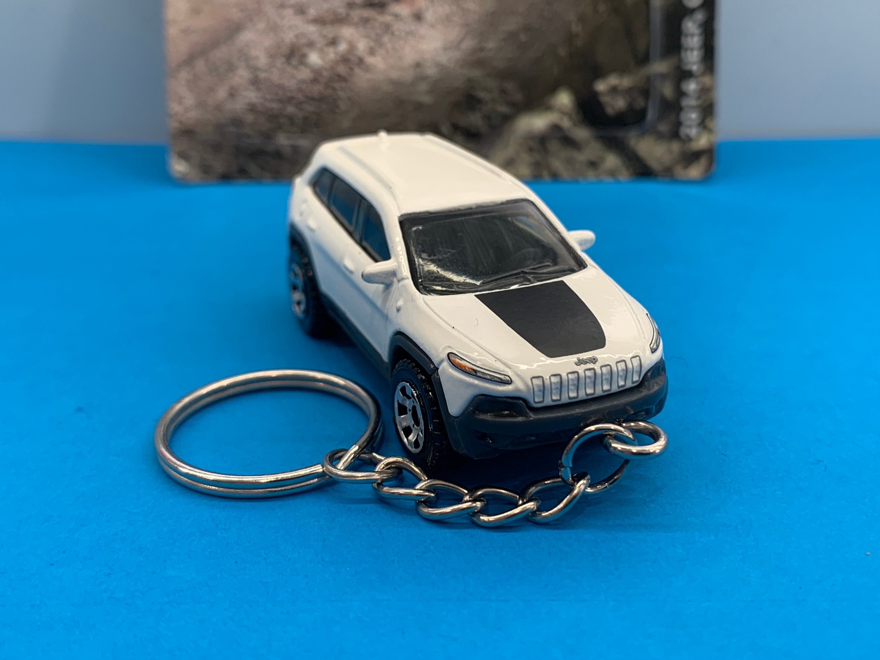 Matchbox 14 Jeep Cherokee Trailhawk Keychain