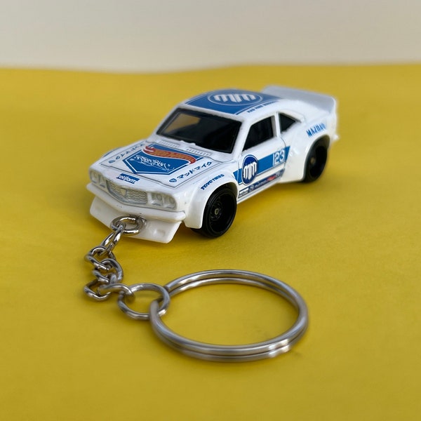 Cool Car Guy Gift: RDD Metal Alloy Wheel Rim Keychain – Realistic 5in Keyring