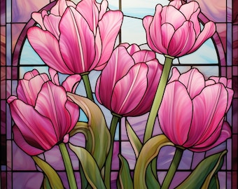 Op de afbeelding: Een glas-in-loodraamontwerp met vijf roze tulpen met groene stelen en bladeren. De tulpen zijn in een cluster gerangschikt, met de grootste tulp in het midden. De achtergrond is een paars en blauw glas-in-loodpatroon.