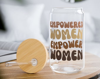 Vaso de vidrio templado Empowered Women con tapa de bambú y pajita