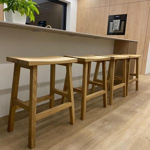 Taburete de roble hecho a mano: taburete de madera maciza, estilo escandinavo natural
