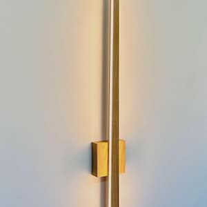 Kinkiet, minimalistyczna lampa dębowa, drewniany kinkiet LED, wyjątkowa lampa z funkcją ściemniania, liniowy dąb - ręcznie wykonany drewniany HORACRA DUO Interior.