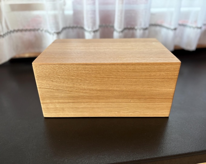 Handmade Solid Oak Bread Box Minimalist Design Wooden Bread Bin Kitchen Storage Natural Wood