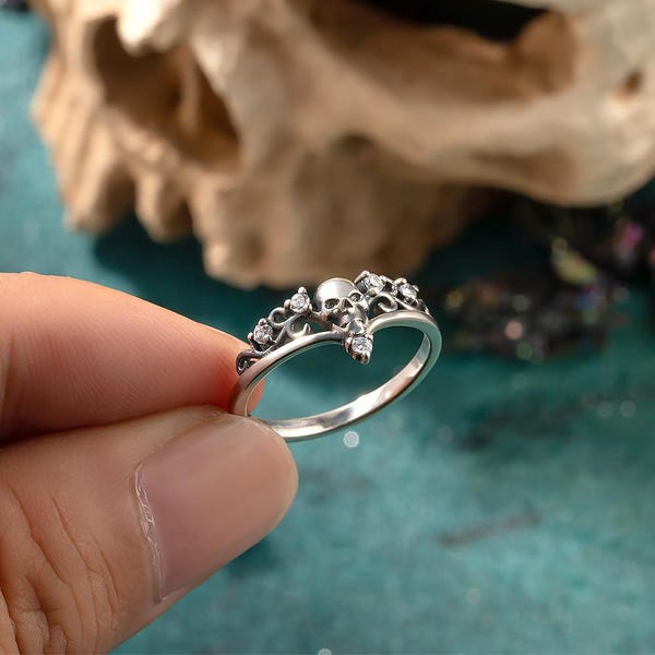 Anillo de calavera de plata de ley con piedra natal personalizada / Joyería gótica steampunk