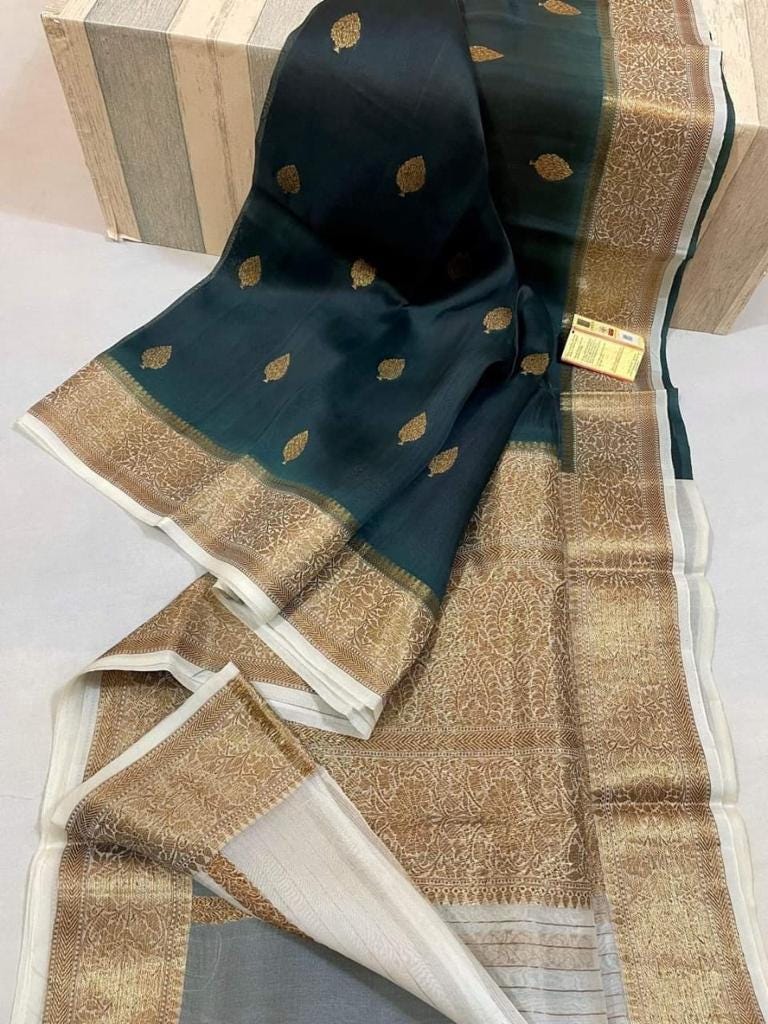 Handwoven Banarasi Kora Organza Silk Saree: Zari Weaving
