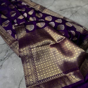 Sari in seta Banarasi Katan: ricca tessitura Zari, eleganza nuziale e festosa