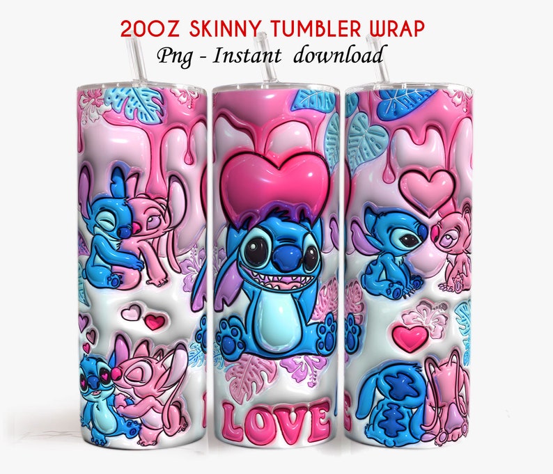 K&ouml;nnte beinhalten: Ein 20oz Skinny Tumbler Wrap mit einem pink-, blau- und wei&szlig;en Design mit Stitch und Angel aus Lilo & Stitch. Das Design enth&auml;lt Herzen, Bl&auml;tter und das Wort "LOVE".
