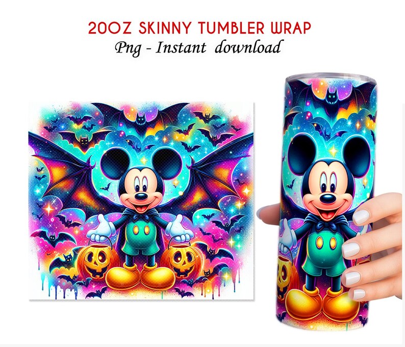 Pu&ograve; includere: Un involucro per bicchiere sottile da 20 once a tema Halloween con Topolino con ali di pipistrello, che tiene lanterne di zucca. Il design include pipistrelli, uno sfondo colorato e il testo "20OZ SKINNY TUMBLER WRAP Png - Instant download".