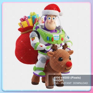 Puede incluir: Ilustración digital de Buzz Lightyear con gorro de Papá Noel, montado en un reno de ganchillo y llevando un saco de regalos. La imagen tiene una resolución de 4000x4000 píxeles y es una descarga instantánea PNG.