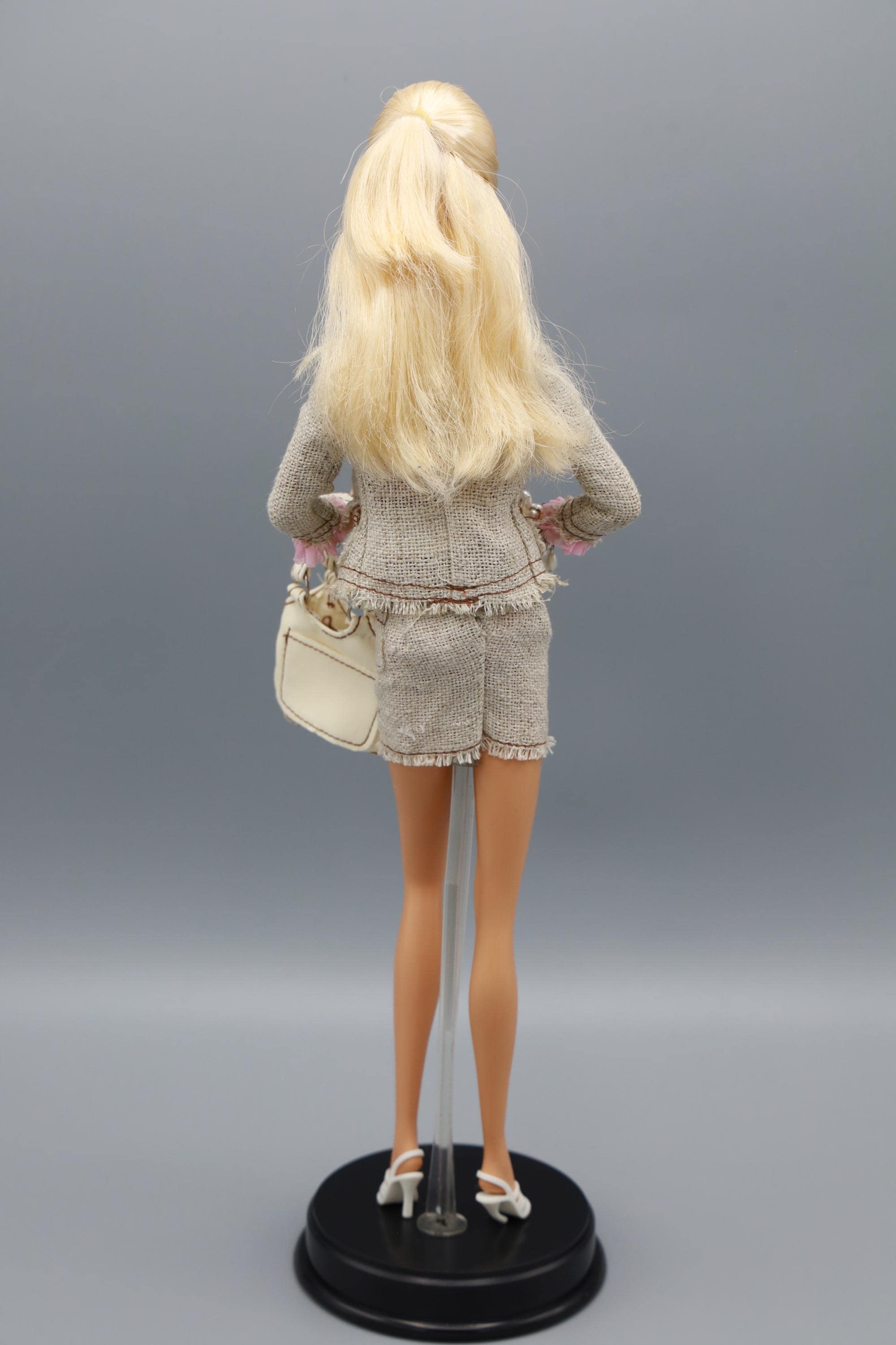 MATTEL Barbie Model of the Moment Daria Shopping Queen Gold MATTEL Barbie Model of the Moment Daria Shopping Queen Gold