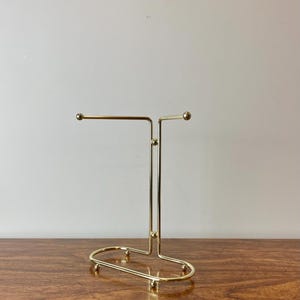 Vintage Gold Tone Hand Towel Rack | Metal Vanity Towel Stand | Elegant Bathroom Display | Vintage Gift | Housewarming Gift | Gift Idea