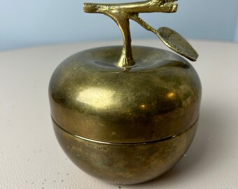 Vintage Brass Apple Trinket Jar - Trinket Catchall Keepsake Container | 5" Tall, 4.5" Wide | Made in Hong Kong