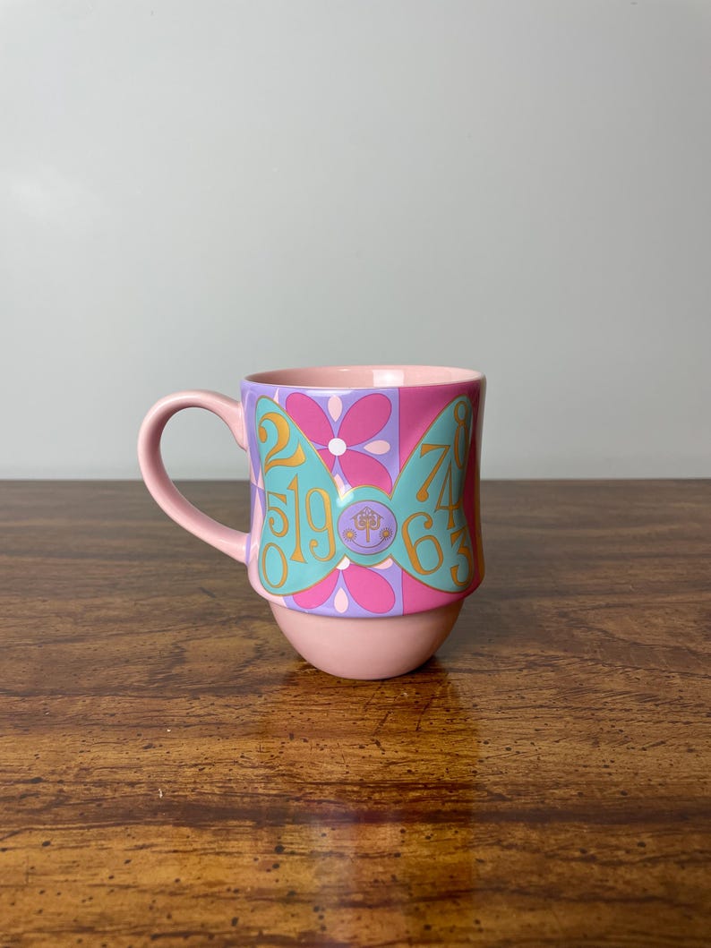 Disney Minnie Mouse The Main Attraction Mug | It's A Small World | 14oz Coffee Mug | Disney Collectible | Rare Find | Limited Release | Gift Bild 2