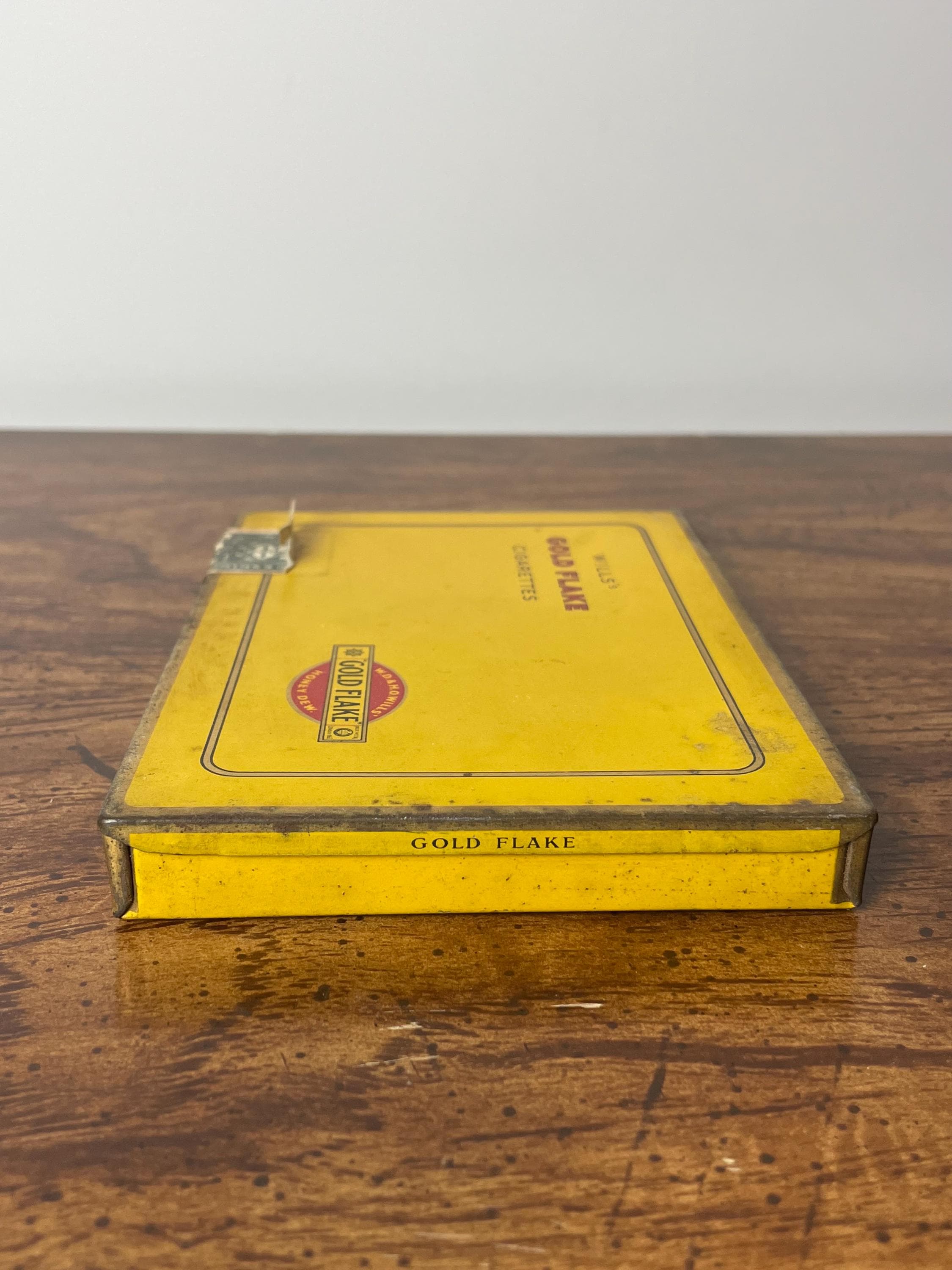 Vintage Wills Gold Flake Cigarette Tin | Classic Metal Storage | Unique  Trinket Dish| Collectible Tobacco Tin | Smoker Souvenir | Gift Idea