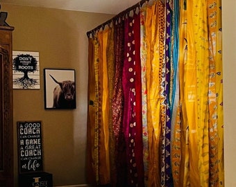 Cortinas de tela sari de seda antigua vintage india, decoración de ventana de puerta de cortina hecha a mano Cortina de ciclo Cortinas de puerta de casa Cortinas de seda recicladas