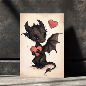 Te amo como fuego: Tarjeta digital con un adorable dragón gótico, San Valentín de fantasía oscura, Amor de criatura imprimible, Tarjeta A4 JPG DIY