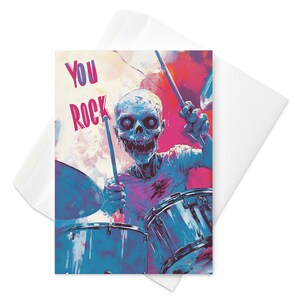 Solo de batería de un muerto viviente: divertida tarjeta con la frase «You Rock», baterista esqueleto, saludo de heavy metal, regalo para amantes de la música