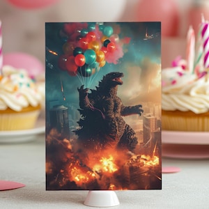 Fête des ballons de Godzilla : carte d'anniversaire colorée - prise joyeuse d'un monstre, divertissement urbain, salutations vibrantes