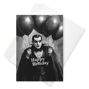 Cartão de aniversário Drácula preto e branco com balões | Saudação de vampiro gótico | Humor de terror assustador"