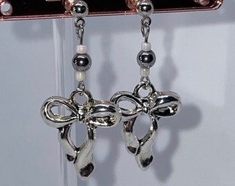 Silver Bow Stud Earrings | adorable y2k style bows, gift box included