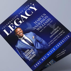 Op de afbeelding: Een herdenkingsaankondiging met een blauw en wit ontwerp. De aankondiging bevat een foto van een man in een blauw pak, de tekst "LEGACY" en details over Marcus Anderson Williams, inclusief zijn geboorte- en overlijdensdata, en de datum en locatie van de herdenkingsdienst.