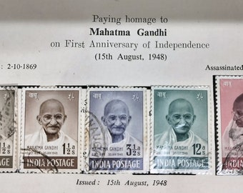 Eerbetoon aan de vader van India Mahatma Gandhi's eerste verjaardag van onafhankelijkheid op 15 augustus 1948