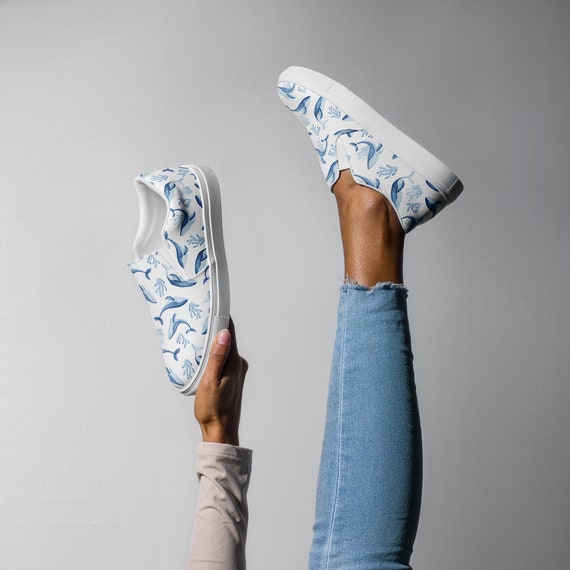 Women’s slip-on canvas shoes