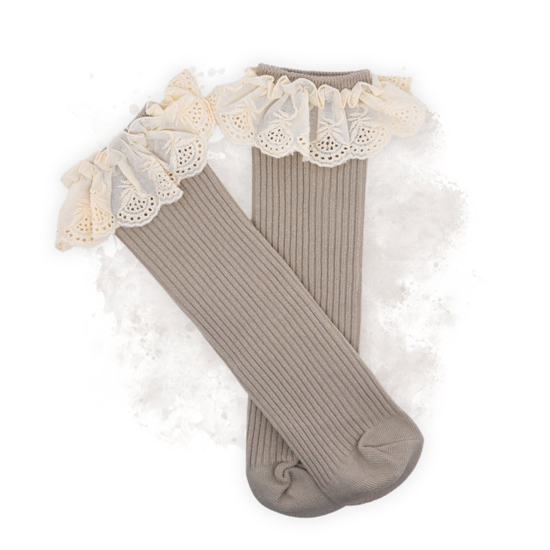 Ribbed socks with lace for baby and toddler, ruffle socks, knee-length stockings for girls made of cotton in vintage style Beige