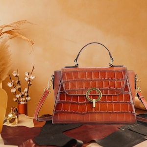 Retro crocodile embossed crossbody bag/daily casual messenger bag/textured leather bag for work