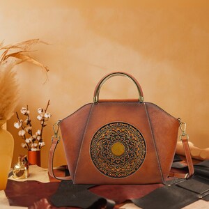 Bolso de transporte de cuero para mujer / bolso de cuero real vintage con tótem en relieve / bolso espacioso con asa superior / bolso casual y de trabajo