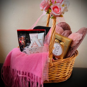 customised hamper basket/ hamper for all/ hamper for women