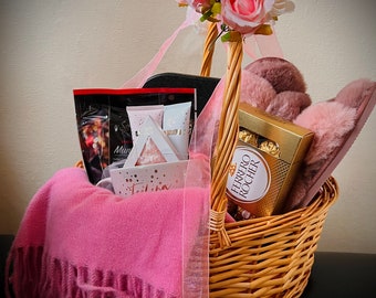 customised hamper basket/ hamper for all/ hamper for women