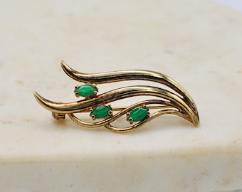 Vintage Gold Plated and Jadeite Green Stone Brooch